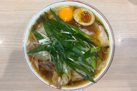 桜上水船越特製老鶏そば笹切り九条ネギ生玉子