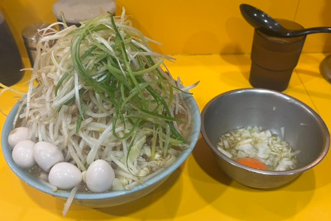 ラーメン二郎八王子野猿街道店2小ラーメンネギうずら