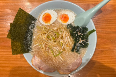ラーメンショップ◯化池袋店特製ラーメン