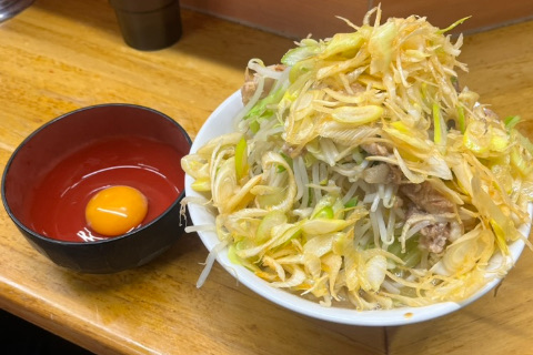 ーメン二郎立川店麺280g豚2枚ほぐし豚ラーショ風ネギ生たまご